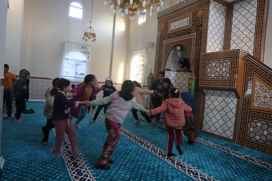 Çocuklara Cami Sevgisi Kazandırmanın Yolları Çocuklara Cami Sevgisi Kazandırmanın Yolları