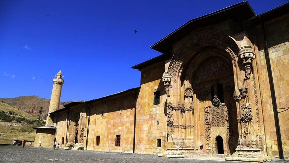 UNESCO Dünya Mirası Listesindeki Camiler UNESCO Dünya Mirası Listesindeki Camiler
