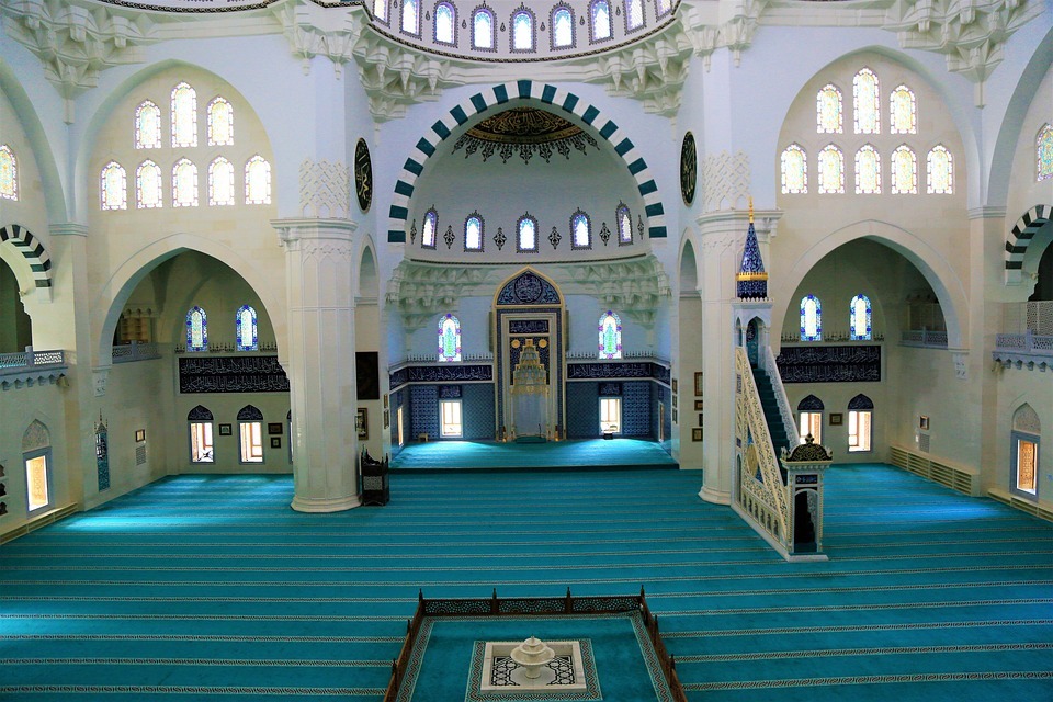 Cami Ne Zaman ve Nasıl Ziyaret Edilir? Adab ve Görgü Kuralları Cami Ne Zaman ve Nasıl Ziyaret Edilir? Adab ve Görgü Kuralları