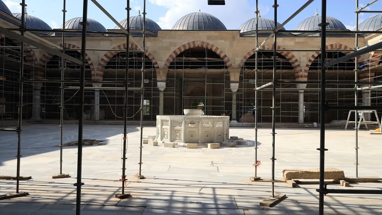 Cami Restorasyonunda Karşılaşılan Zorluklar Cami Restorasyonunda Karşılaşılan Zorluklar