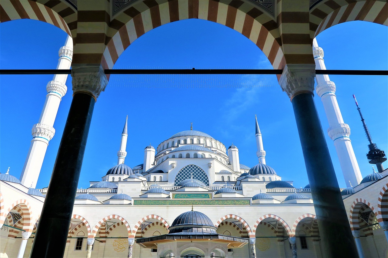 Cami ile Mescit Arasındaki Fark Nedir? Cami ile Mescit Arasındaki Fark Nedir?
