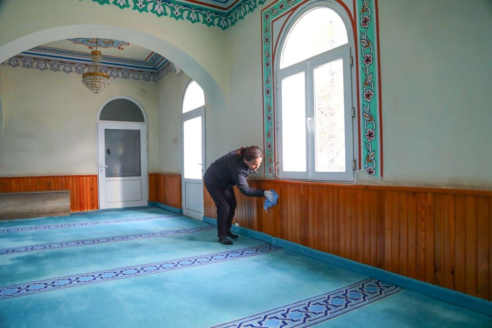 Etkili Cami Temizliği Nasıl Yapılır? Etkili Cami Temizliği Nasıl Yapılır?