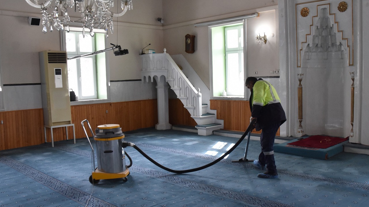 Etkili Cami Temizliği Nasıl Yapılır? Etkili Cami Temizliği Nasıl Yapılır?