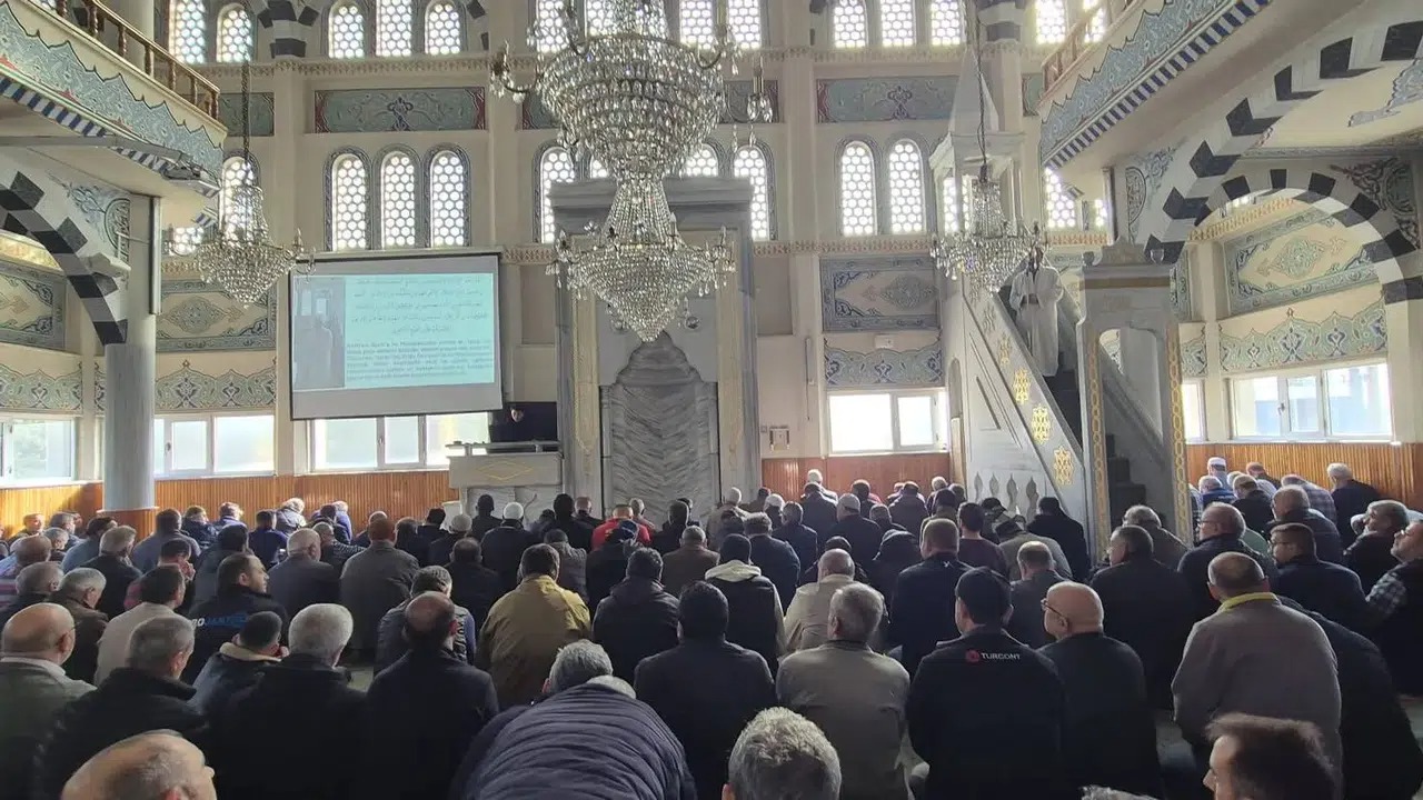 Camiler Neden İslam Mimarisinin Kalbi? Camiler Neden İslam Mimarisinin Kalbi?