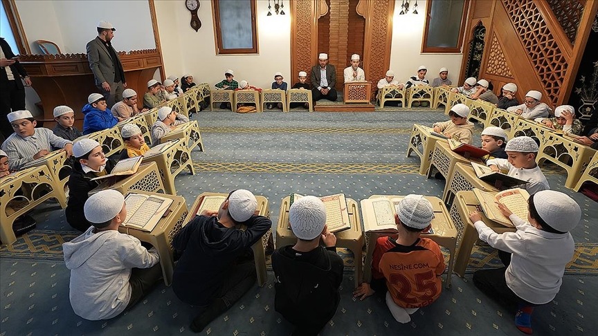 Çocuklar İçin Tasarlanmış Cami Alanları Var mı? Çocuklar İçin Tasarlanmış Cami Alanları Var mı?