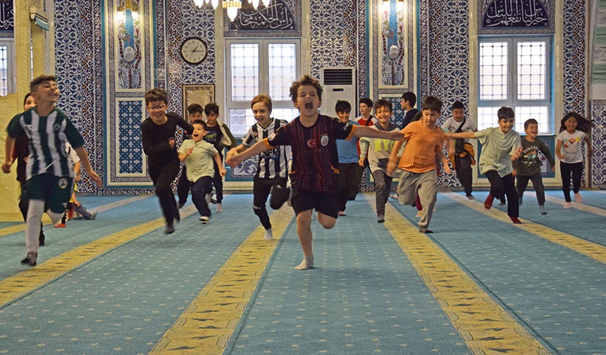 Çocuklar İçin Tasarlanmış Cami Alanları Var mı? Çocuklar İçin Tasarlanmış Cami Alanları Var mı?