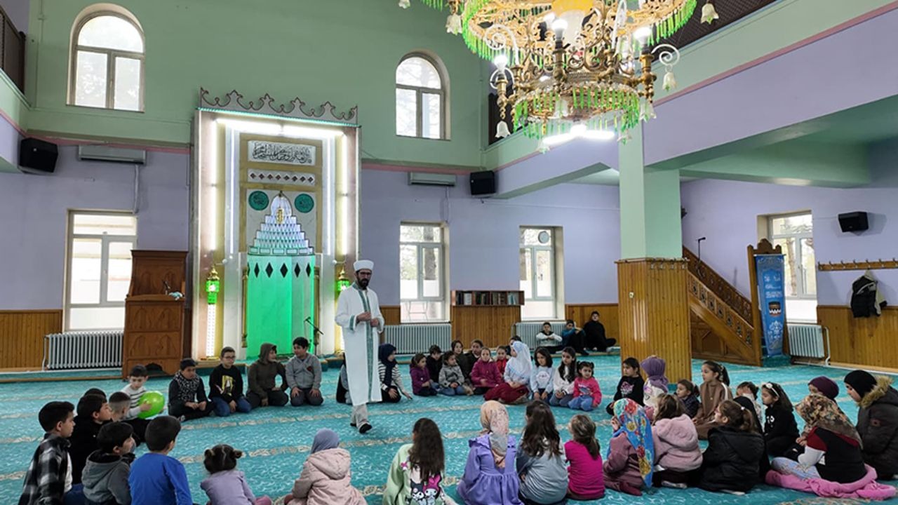 Çocuklar İçin Tasarlanmış Cami Alanları Var mı? Çocuklar İçin Tasarlanmış Cami Alanları Var mı?