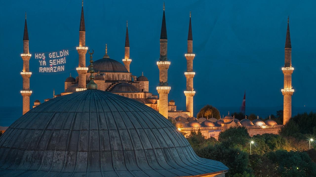 Ramazan’da Camilerin Önemi ve Toplumsal Rolü Ramazan’da Camilerin Önemi ve Toplumsal Rolü